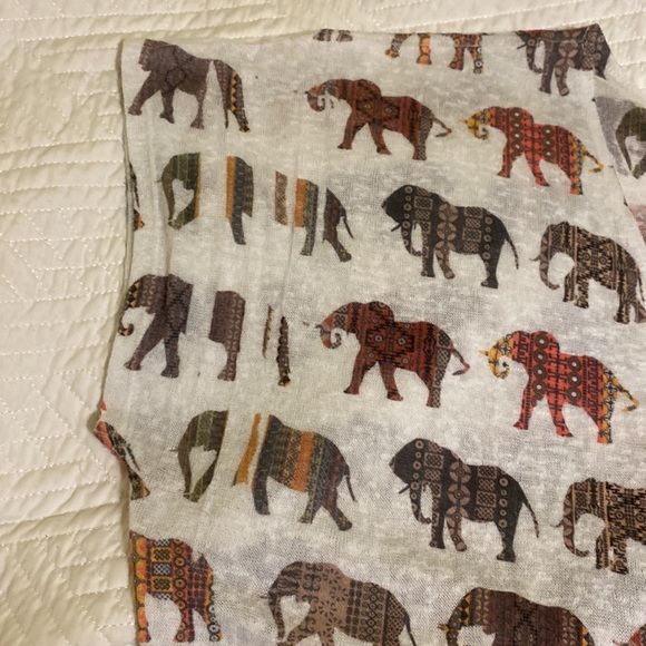 Plus Size Elephant Dolman Top - Picture 6 of 6